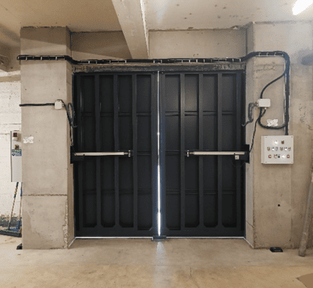 Porte automatique et anti-cru à l'usine Badoit