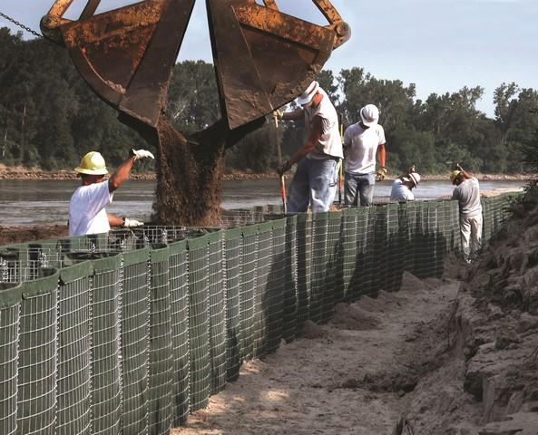 Figure 5 : Le Rapid-Dam (ESTHI), un exemple de dispositif anti-crue économique (Crédit photo : ESTHI)