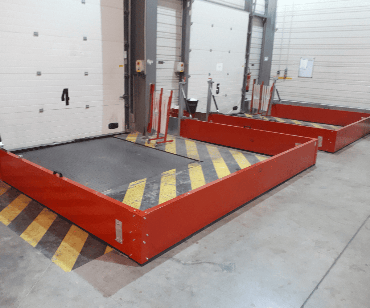 Barrières de rétention industrielle des eaux d’incendie sur quai de déchargement TYPE RET GATE IQM - dispositifs anti-crue et barrières de rétention des eaux pour le secteur de l'industrie