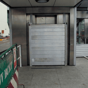 FLO-DEM 100K sur bâtiment -PROTECTION ANTI INODATION DIRECT SUR BATIMENT - batardeau